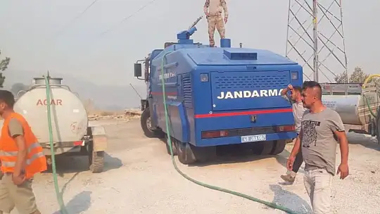 Jandarma ekipleri Datça'daki orman yangını için topyekün seferber oldu