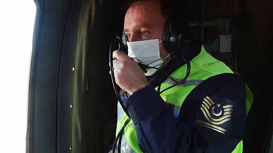 Jandarma havadan-karadan trafiği denetliyor