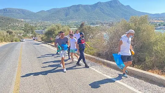 Jandarma ve vatandaşlar çevre temizliği yaptı