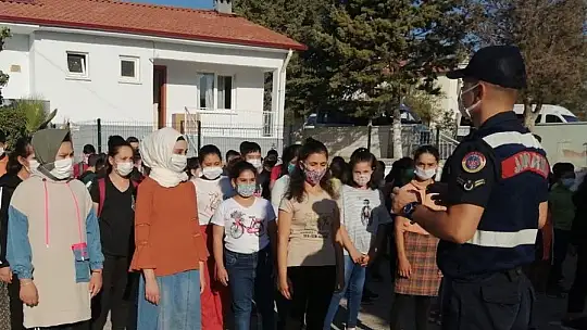 Jandarmadan trafik ve maske-mesafe denetimi