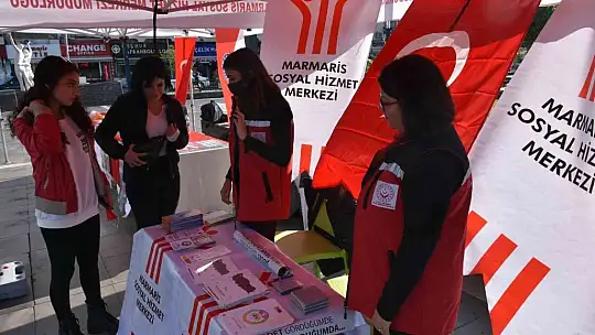 Kadına şiddetle ilgili Marmaris'te bilinçlendirme broşürleri dağıtıldı