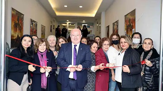 Kadınlar sergi ve sinema gösteriminde buluştu