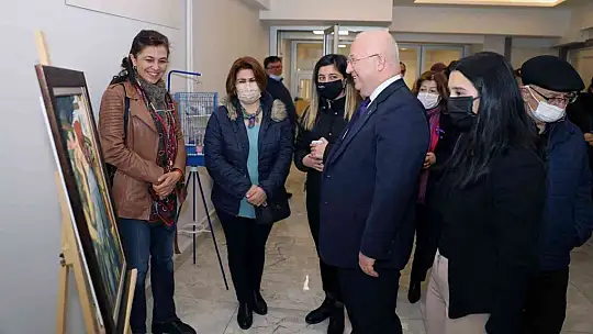 Kadınlar sergi ve sinema gösteriminde buluştu