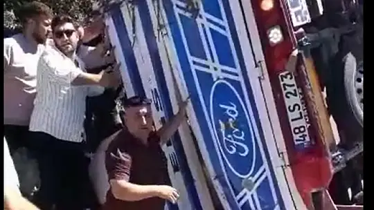 Kamyonet ile tır çarpıştı: 1 ölü