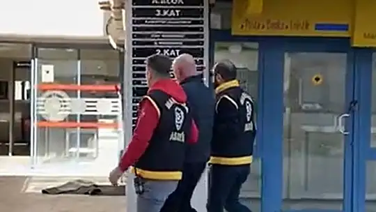 GÖÇMENLERİ ARKA KAPIDAN ALIP KONAKLATMIŞ