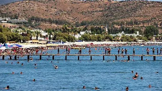 Karadan, denizden ve havadan Bodrum'a turist yağdı