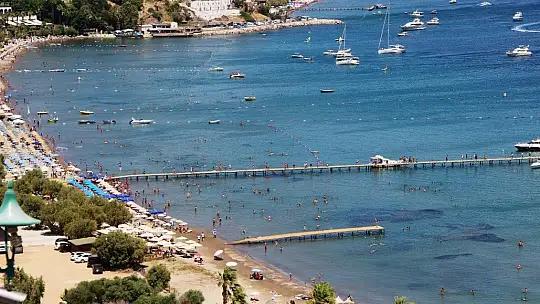 Karadan, denizden ve havadan Bodrum'a turist yağdı