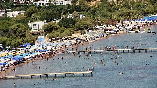 Karadan, denizden ve havadan Bodrum'a turist yağdı