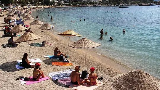 Kavurucu sıcağı gören denize koştu