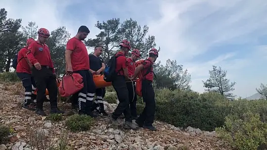 Kayalık alana düşen Rus turisti JAK timi kurtardı