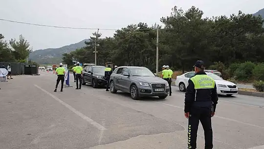 Kaymakam Bayar'dan emniyet kemeri uyarısı