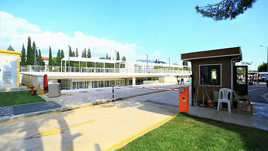 Kent Meydanı otoparkı hizmete devam ediyor