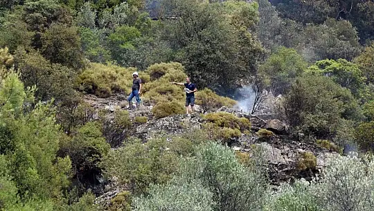 Kimisi şişeyle söndürdü, kimisi hortumu tuttu, kimisi su taşıdı
