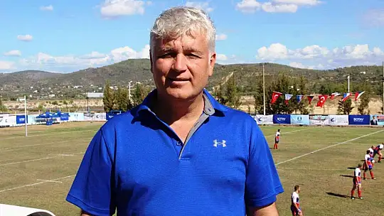 Kıran kırana maçta ayağı kırıldı