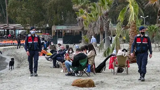 Kısıtlama kalktı, vatandaş sahillere akın etti