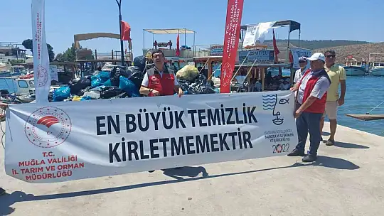 Kıyılardan ve denizden binlerce ton çöp çıktı