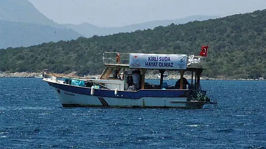 Kıyılardan ve denizden binlerce ton çöp çıktı