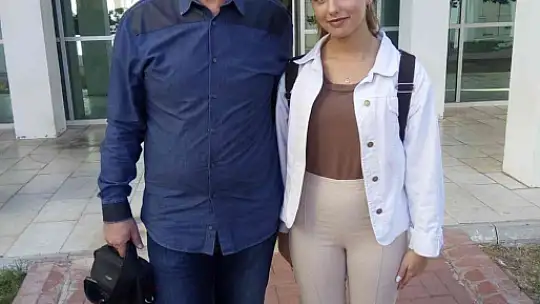 KIZIYLA BERABER AYNI ÜNİVERSİTEDE EĞİTİM GÖRÜYOR