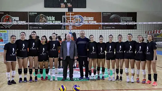 Kızlar 4'te 4 yaptı