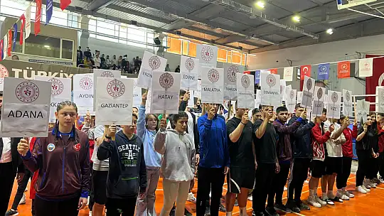 GENÇLER TÜRKİYE FERDİ BOKS ŞAMPİYONASI, ORTACA'DA BAŞLADI