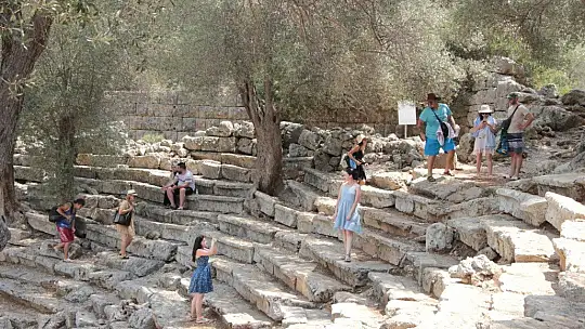 Kleopatra Adasına ziyaretçi akını