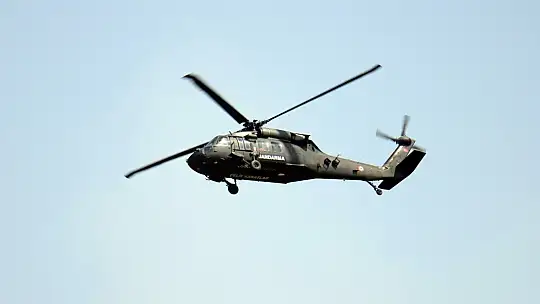 Komandolar karadan helikopterler havadan Bayır köyünü kurtarmaya çalışıyor