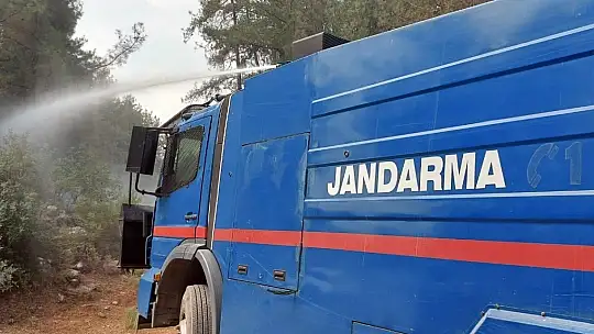 Komandolar karadan helikopterler havadan Bayır köyünü kurtarmaya çalışıyor