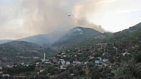 Komandolar karadan helikopterler havadan Bayır köyünü kurtarmaya çalışıyor