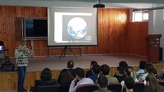 Köyceğiz Anadolu Lisesi'nde sanal zeka konulu bilim söyleşisi yapıldı