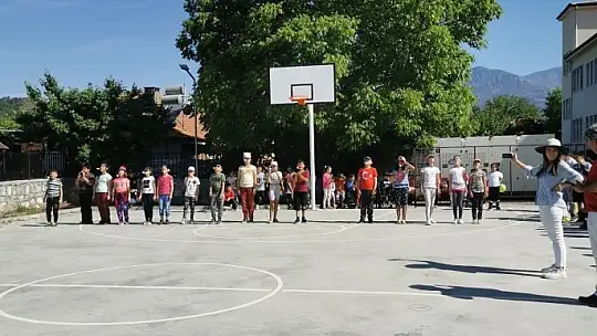 Köyceğiz Beyobası İlkokulu'nda Hıdırellez şenliği coşkusu