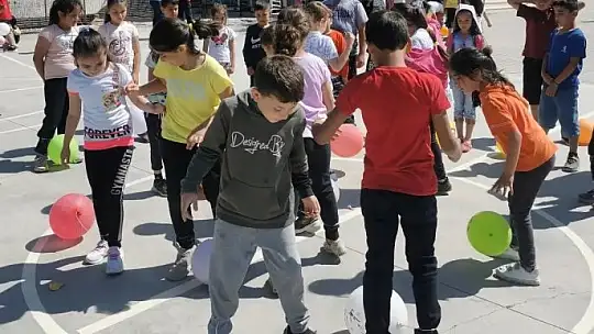 Köyceğiz Beyobası İlkokulu'nda Hıdırellez şenliği coşkusu