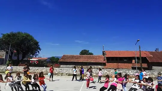 Köyceğiz Beyobası İlkokulu'nda Hıdırellez şenliği coşkusu