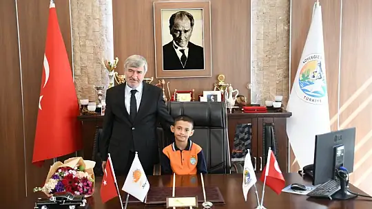 Köyceğiz'de Başkan Ceylan'ın koltuğuna Bekir Dalaman oturdu