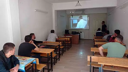 Köyceğiz'de çiftçilere bitki koruma konusunda eğitim verildi