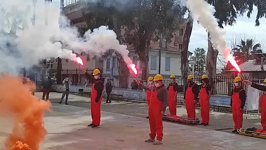 Köyceğiz'de gerçekleştirilen deprem tatbikatı gerçeği aratmadı