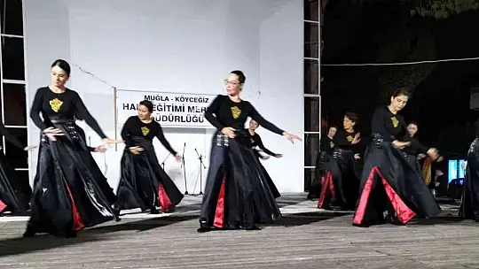 Köyceğiz'de Halk Eğitim Merkezi kursiyerleri hünerlerini sergiledi