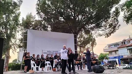 Köyceğiz'de Halk Eğitim Merkezi kursiyerleri hünerlerini sergiledi