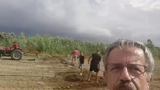 Köyceğiz'de imeceyle okulun meyve bahçesinin sulama sorunu çözüldü