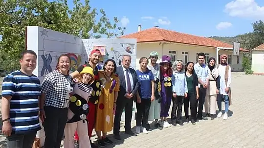 Köyceğiz'de İstanbullu öğrenciler şenlik düzenledi