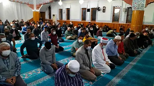 Köyceğiz'de Kadir Gecesi dualarla idrak edildi