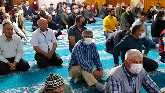 Köyceğiz'de Kadir Gecesi dualarla idrak edildi