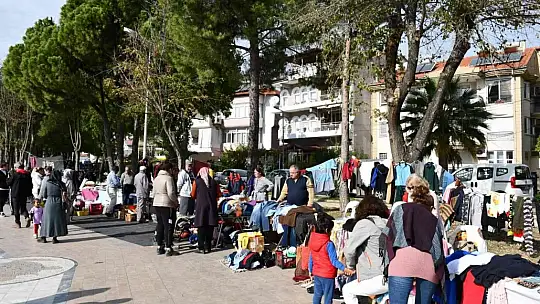 KÖYCEĞİZ'DE KASIM AYI İKİNCİ EL PAZARI KURULDU