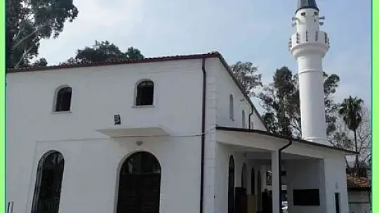 Köyceğiz'de müftülük personellerinden cami tadilatına destek