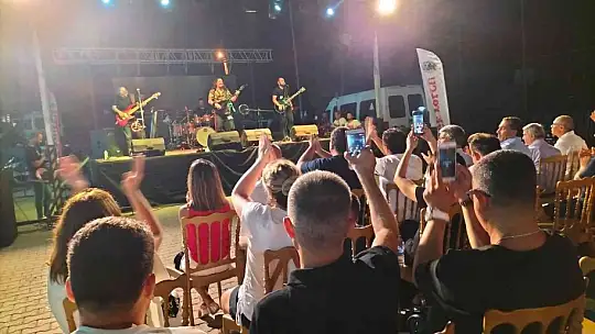 Köyceğiz'de Necati ve Saykolar'dan unutulmaz bir konser