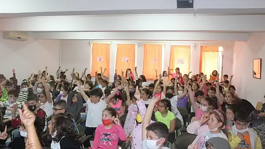 Köyceğiz'de öğrenciler hayallerini yazmaya devam ediyor