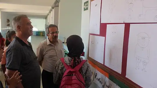 Köyceğiz'de öğrenciler karikatür atölye çalışması yaptı