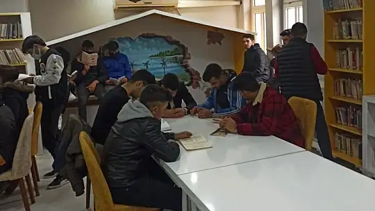 Köyceğiz'de öğrenciler okudukları kitaptaki hikayeleri canlandırıyor