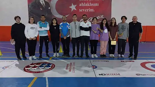 KÖYCEĞİZ'DE ÖĞRETMENLER ARASINDA FLOOR CURLİNG TURNUVASI YAPILDI