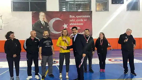 KÖYCEĞİZ'DE ÖĞRETMENLER ARASINDA FLOOR CURLİNG TURNUVASI YAPILDI