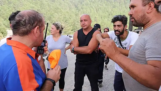 Köyceğiz'de orman yangını büyüdü, 3 kişi mahsur kaldı